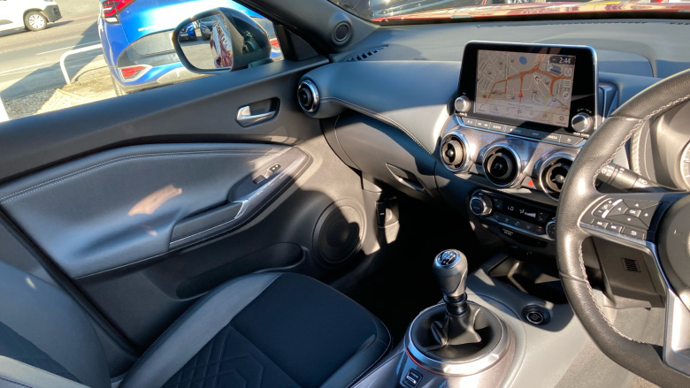 Nissan Juke 1.0 DiG-T 114 Tekna 5dr Petrol Hatchback